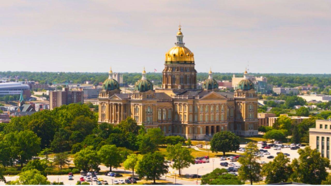 20 Best Places to Live in Iowa in 2023: The Ultimate Guide - Travel Priest